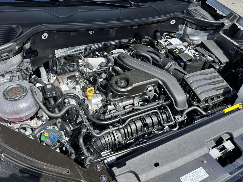 2025 Volkswagen Taos S photo 9