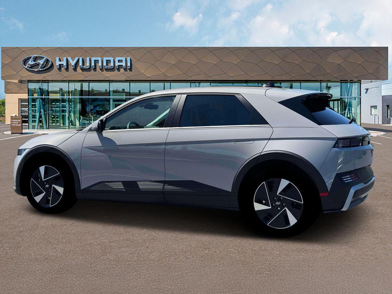 2025 Hyundai Ioniq 5 SE photo 3