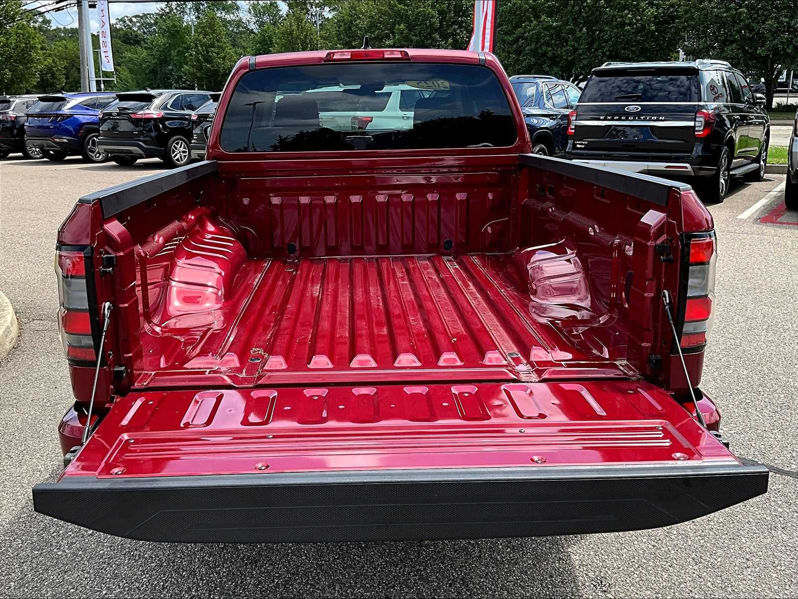 2025 Nissan Frontier SV photo 28