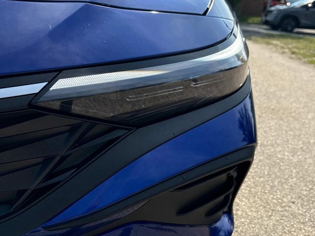 2025 Hyundai Elantra SEL Sport photo 10