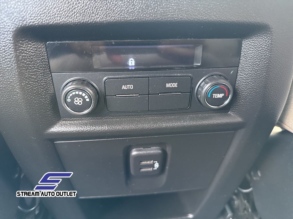 2023 Chevrolet Traverse LS photo 24