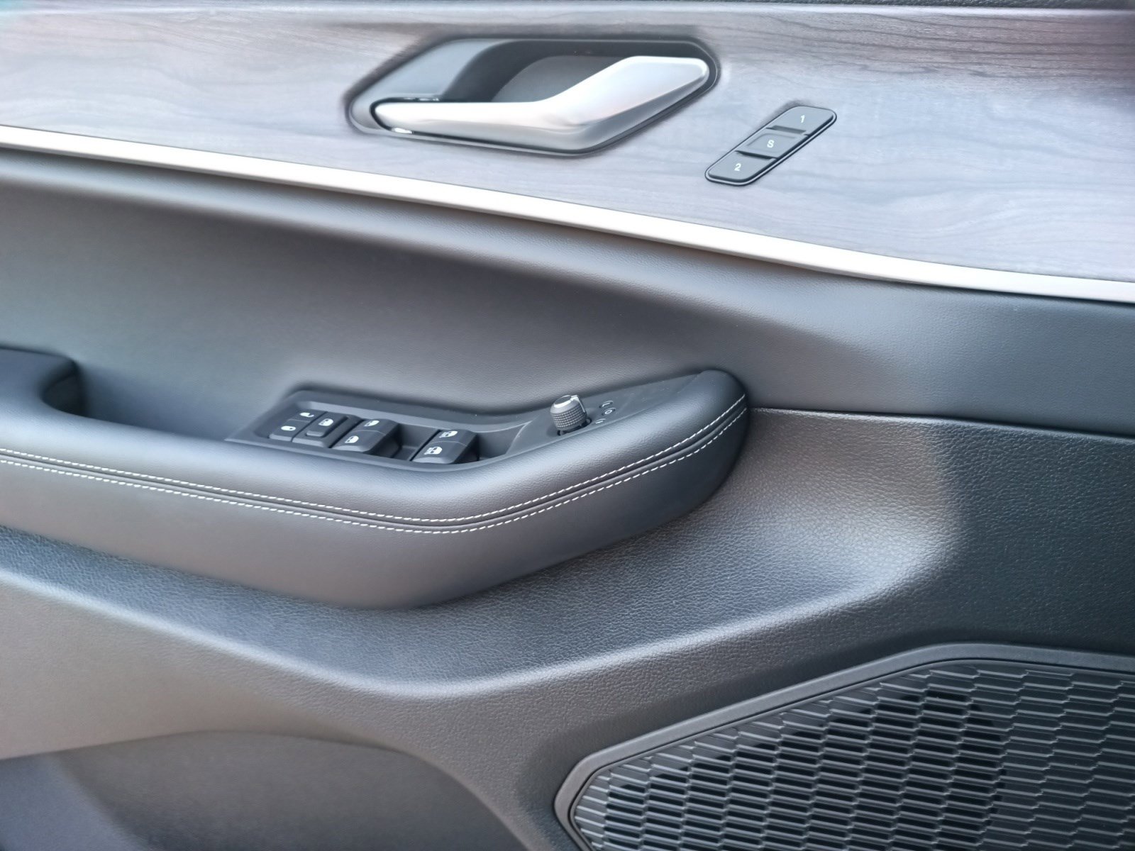 2025 Jeep Grand Cherokee L photo 23