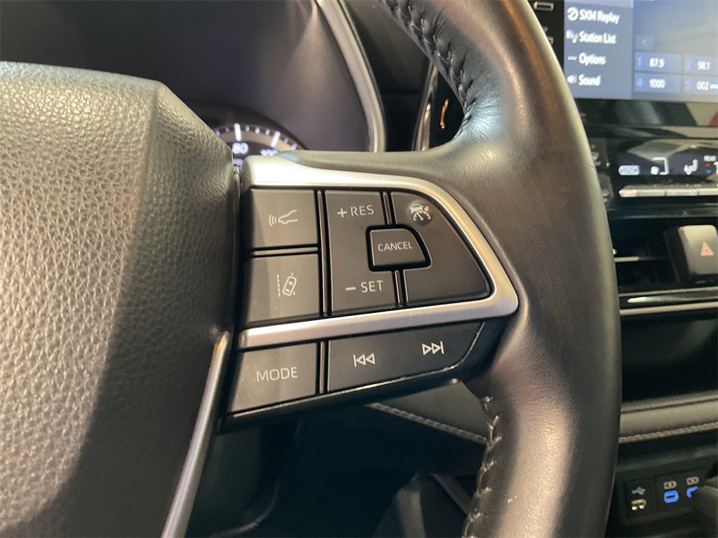 2022 Toyota Highlander XLE photo 29