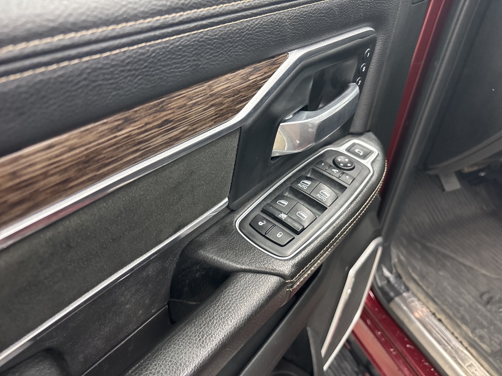 2021 Ram 2500 Laramie photo 29