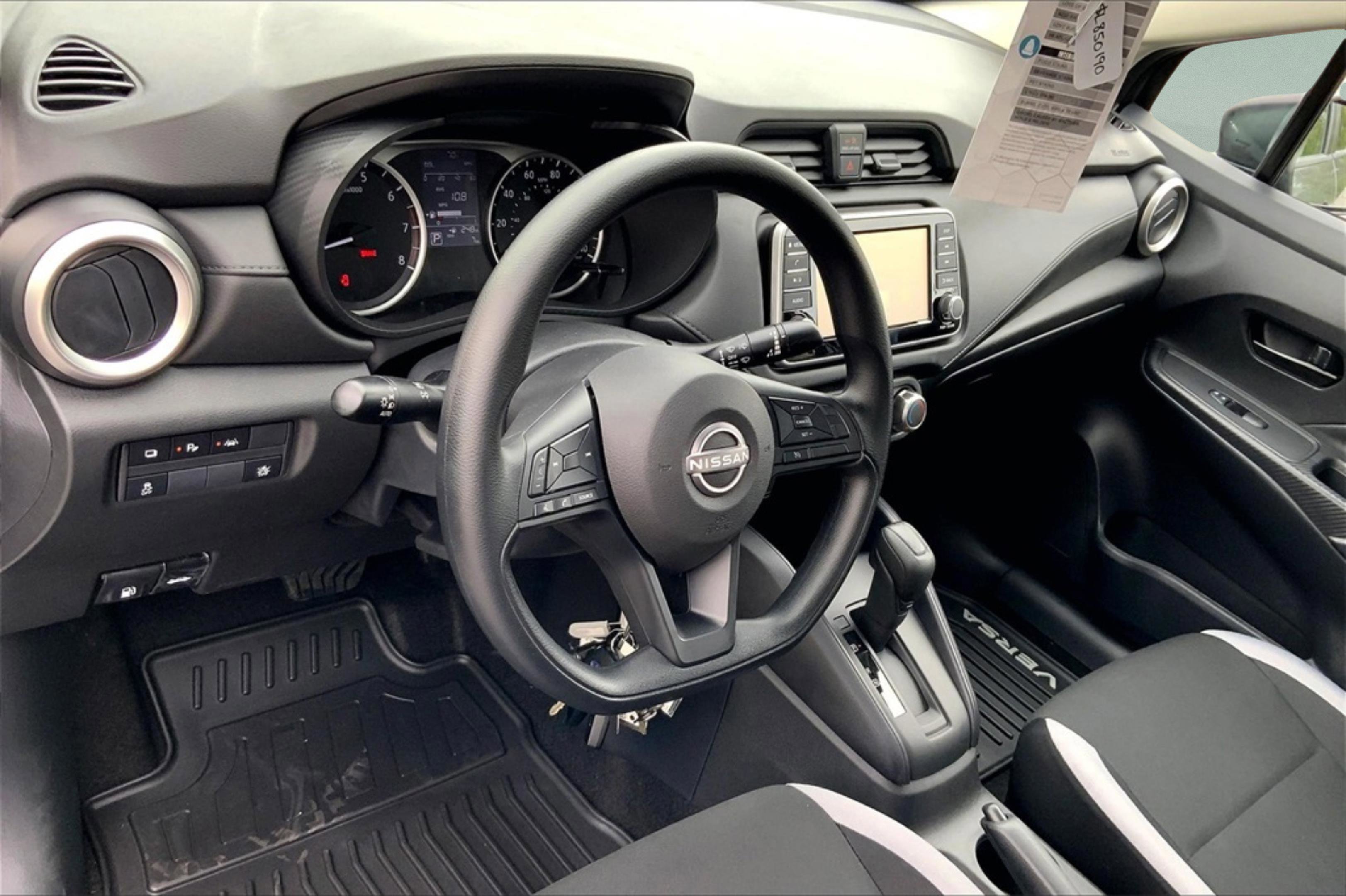 2025 Nissan Versa S photo 6
