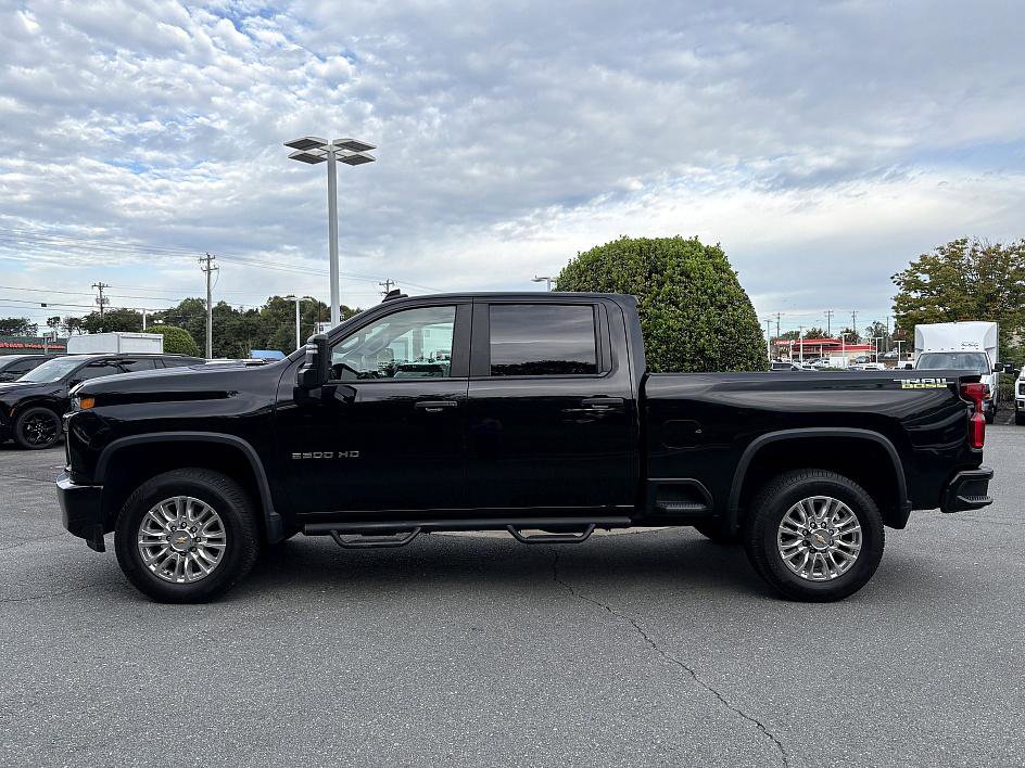 2020 Chevrolet Silverado 2500HD Custom photo 2