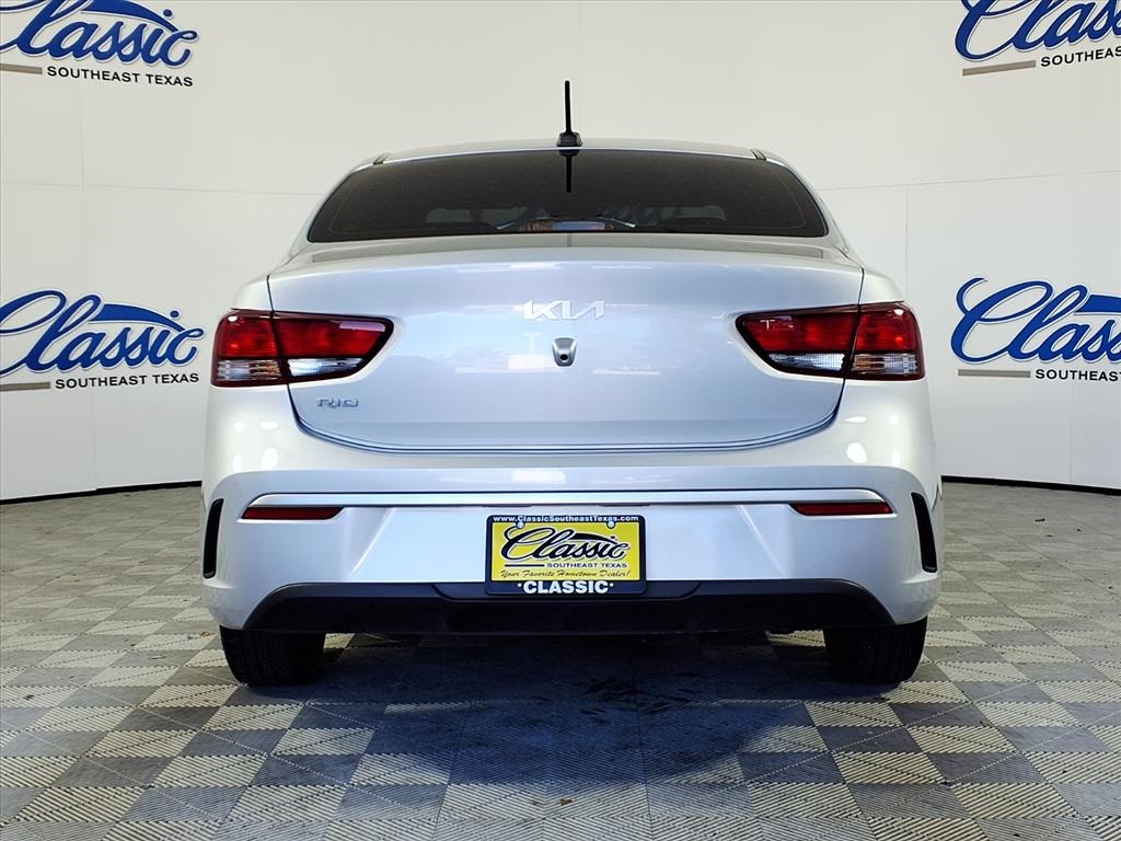 2023 Kia Rio LX photo 3