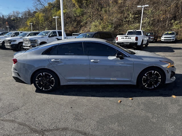 2023 Kia K5 GT-Line photo 2