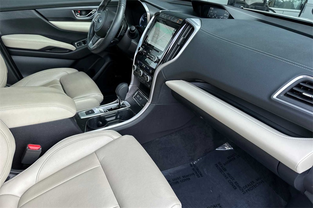 2022 Subaru Ascent Limited photo 17