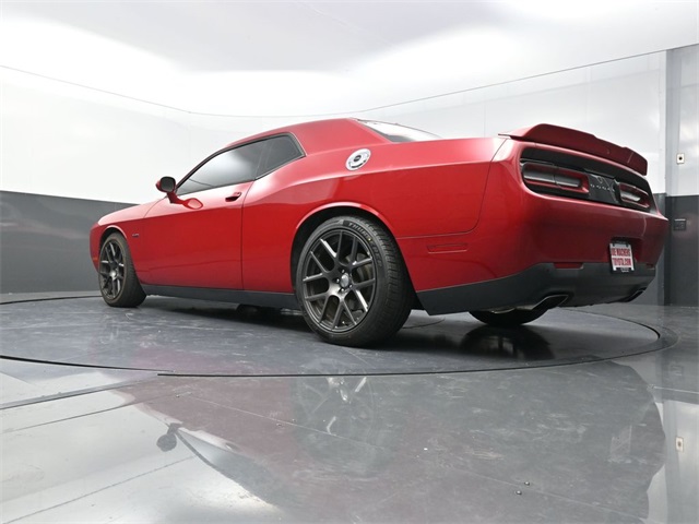 2016 Dodge Challenger SXT Plus photo 26