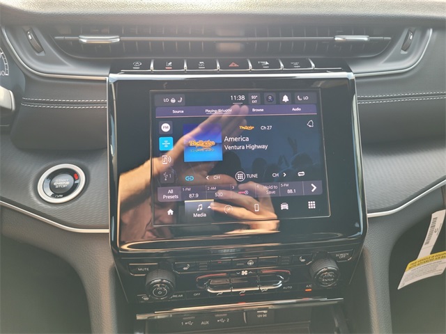 2025 Jeep Grand Cherokee Altitude photo 19