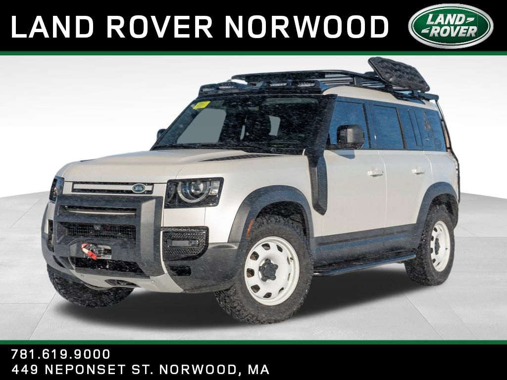 2024 Land Rover Defender S's photo