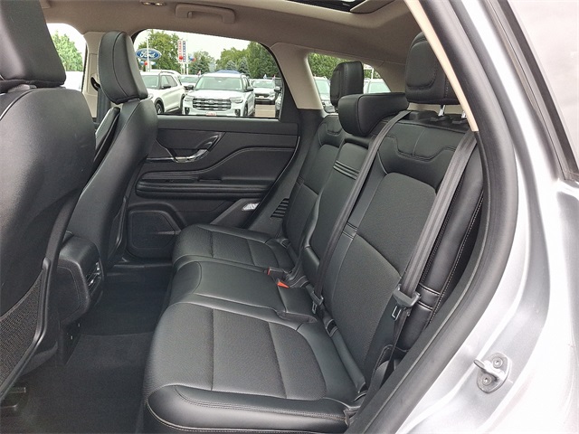 2023 Lincoln Corsair Standard photo 8