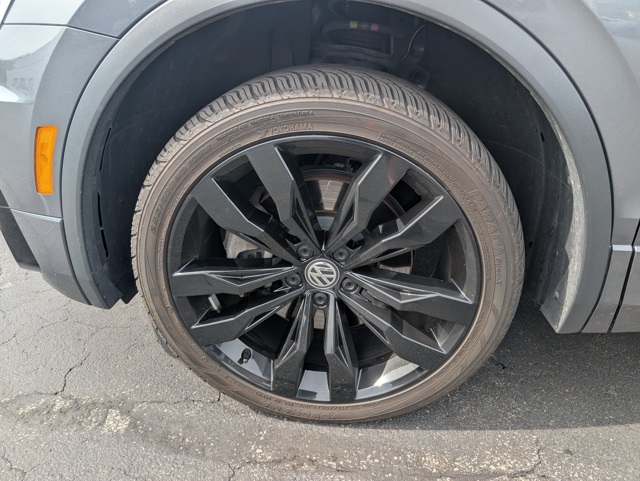 2020 Volkswagen Tiguan SE R-Line Black photo 9