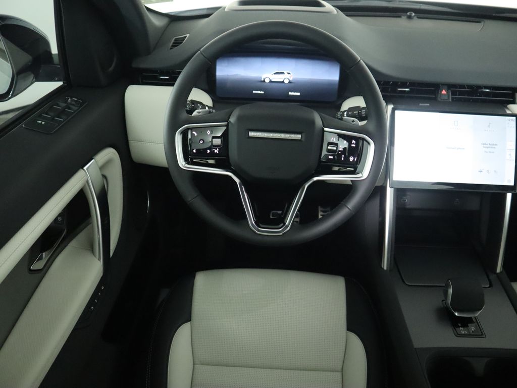 2025 Land Rover Discovery Sport SE photo 10