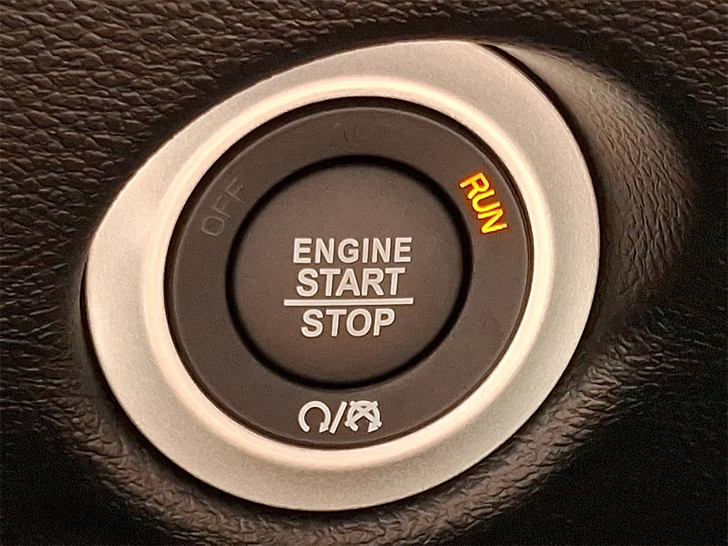 2025 Chrysler Voyager LX photo 17