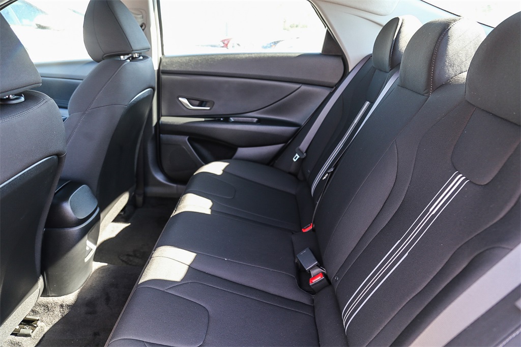 2025 Hyundai Elantra Blue SEL Sport photo 19