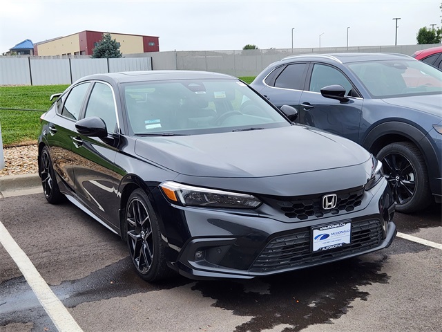 2022 Honda Civic Sport Touring photo 3