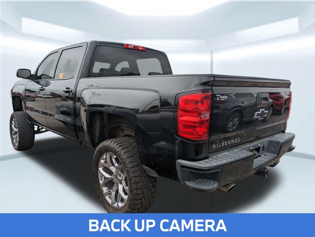 2017 Chevrolet Silverado 1500 LT photo 2
