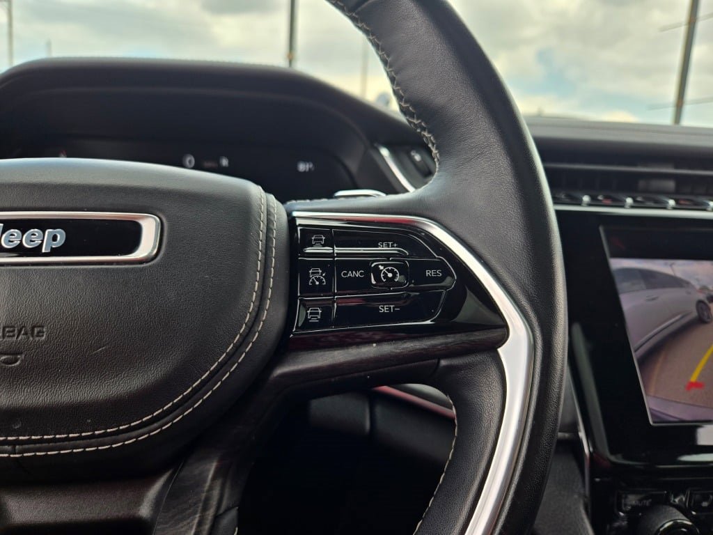 2022 Jeep Grand Cherokee Overland photo 23