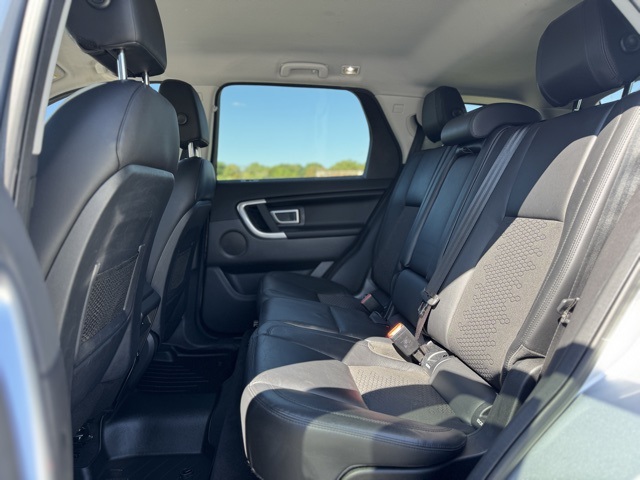 2017 Land Rover Discovery Sport SE photo 11
