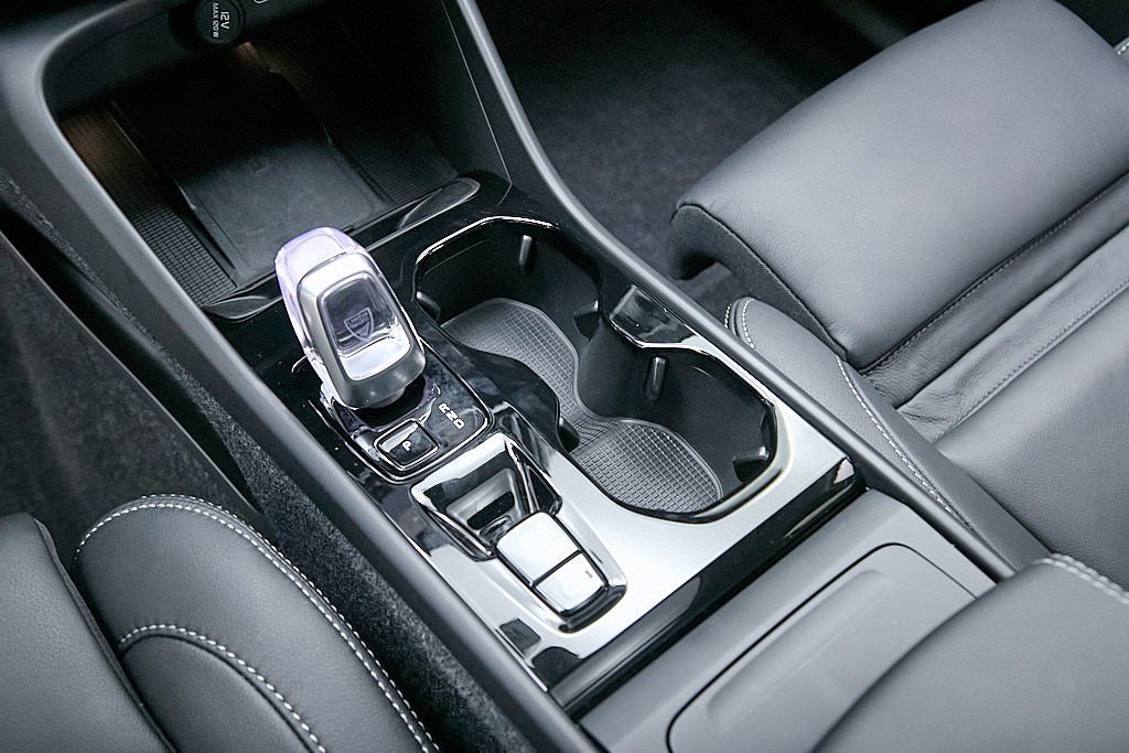 2026 VOLVO XC40 - Image 20