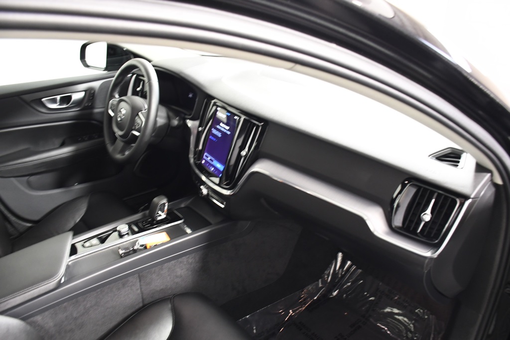 2024 Volvo S60 B5 Core photo 19