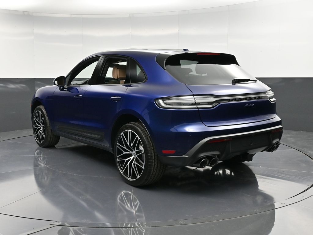 2026 Porsche Macan T photo 2