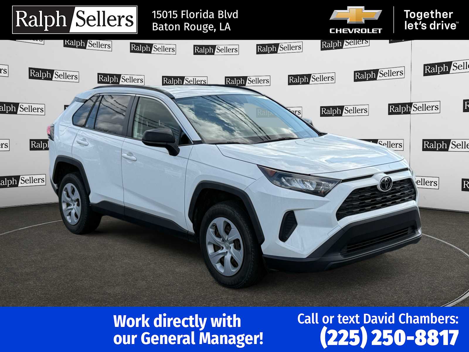 2019 Toyota RAV4 LE's photo