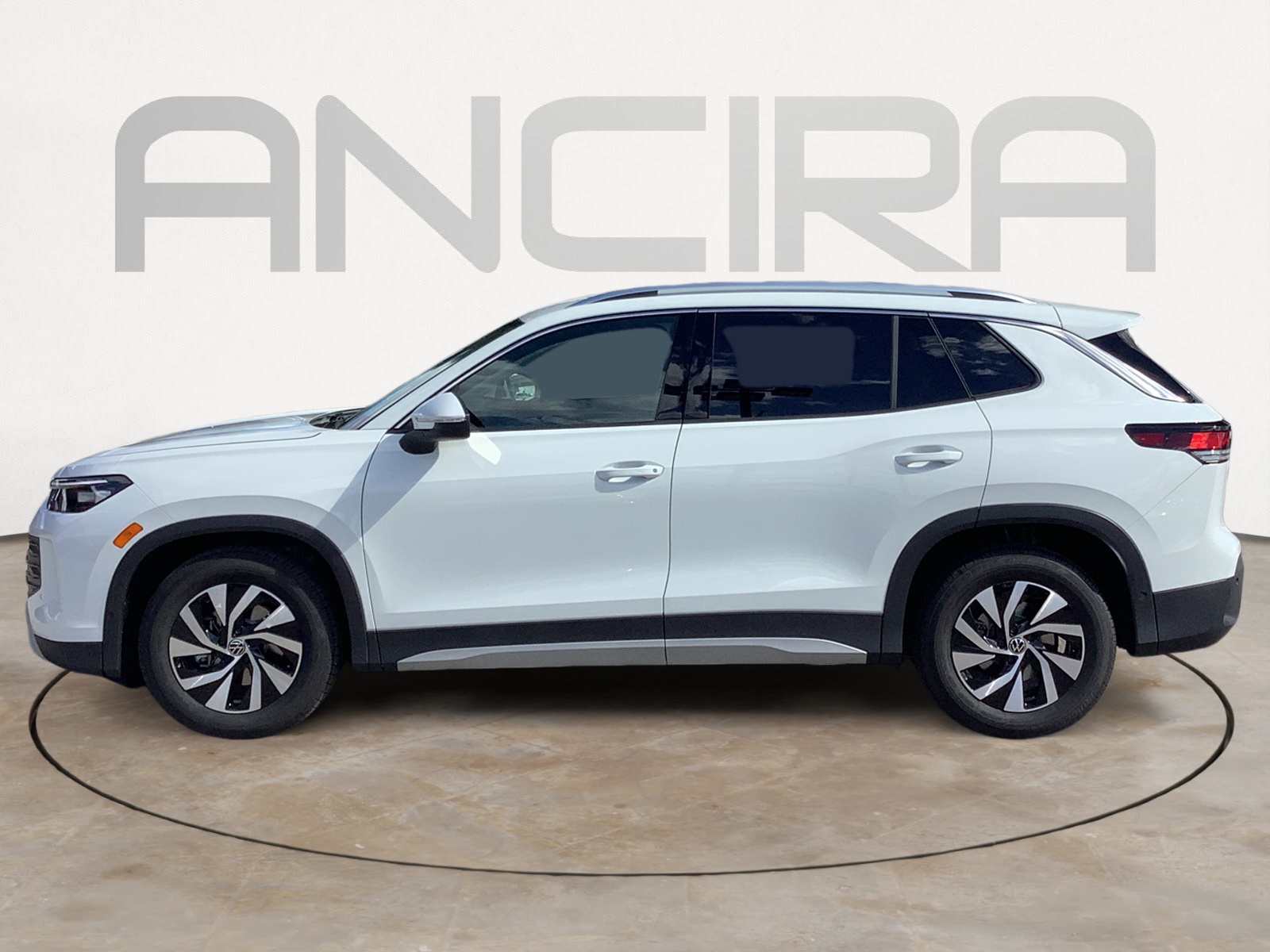 2025 Volkswagen Tiguan S photo 2