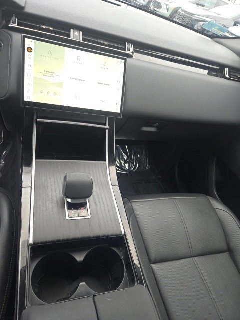 2025 Land Rover Range Rover Velar SE photo 10