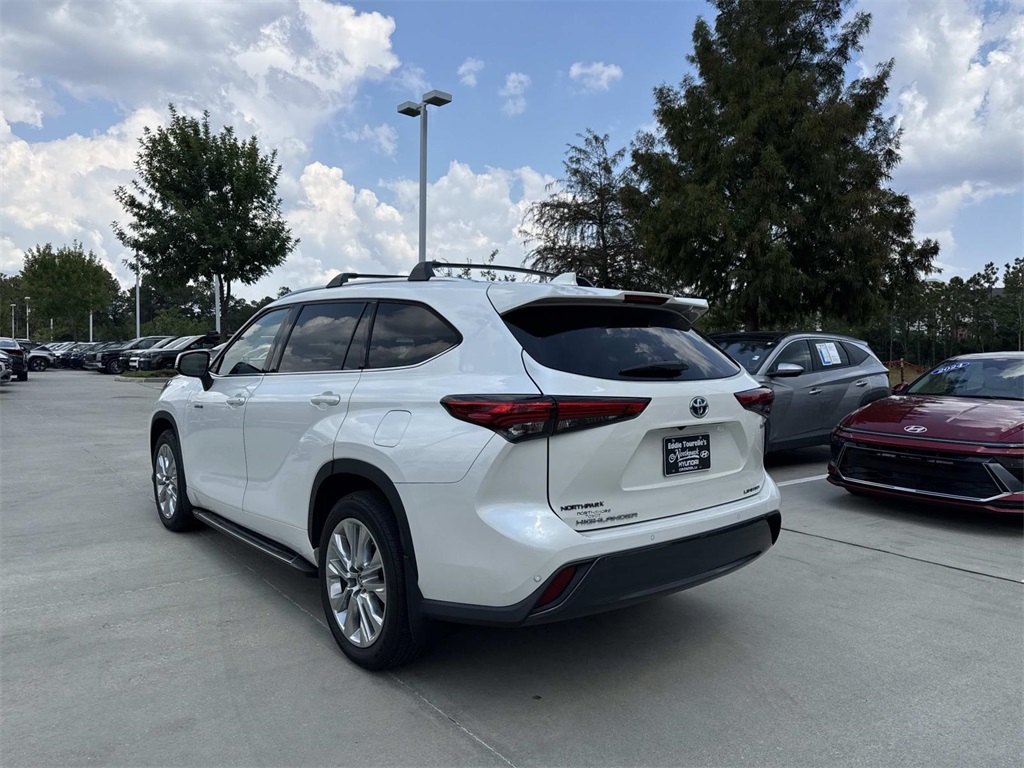 2021 Toyota Highlander Hybrid Limited photo 4