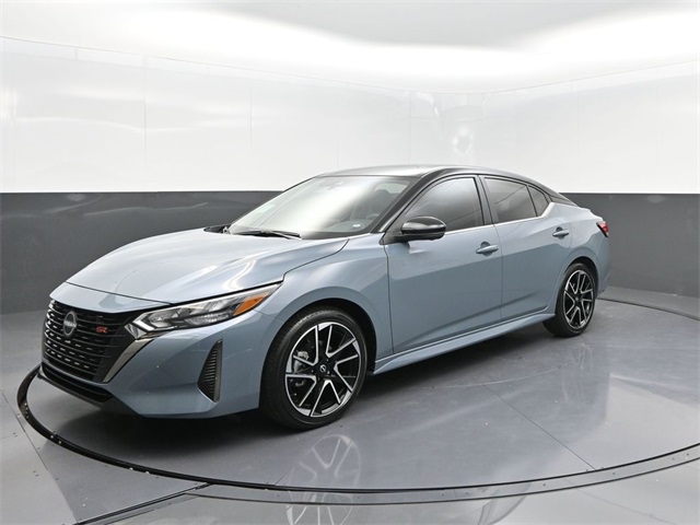 2025 Nissan Sentra SR photo 3