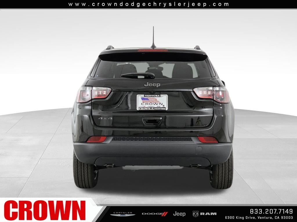2026 Jeep Compass Latitude Altitude photo 3