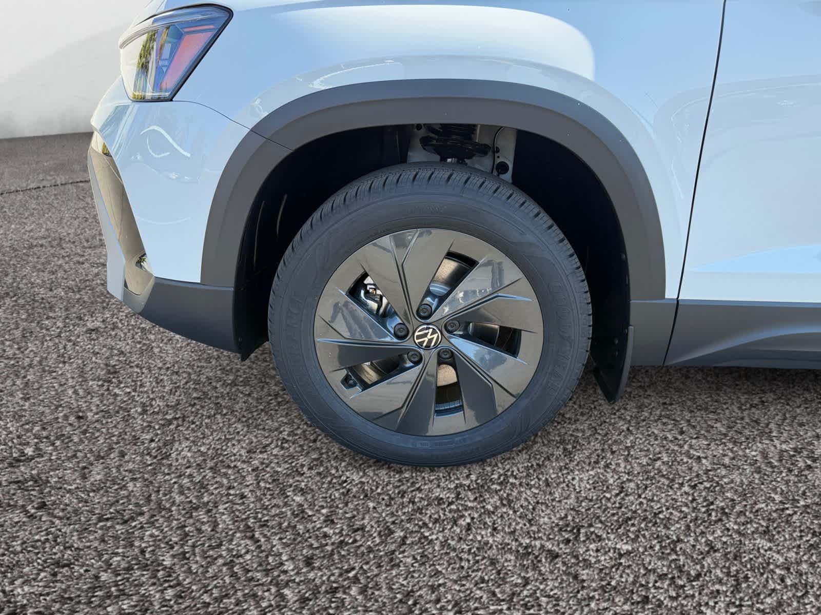 2025 Volkswagen Taos S photo 13