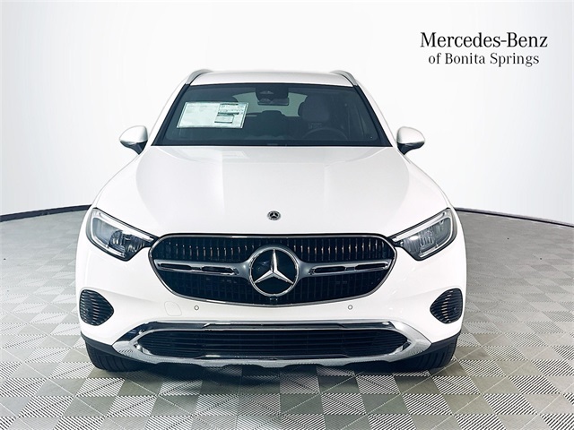 2025 Mercedes Benz GLC 300 photo 2
