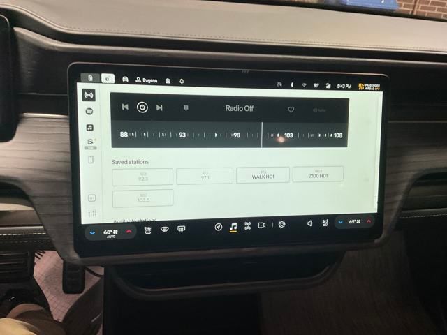2023 Rivian R1T Adventure photo 15