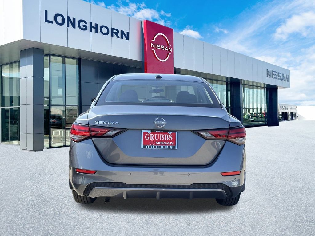 2025 Nissan Sentra SV photo 4