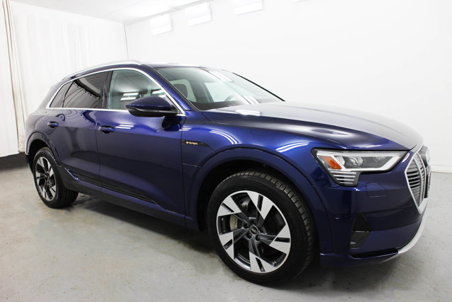 2022 Audi e-tron Premium Plus photo 3