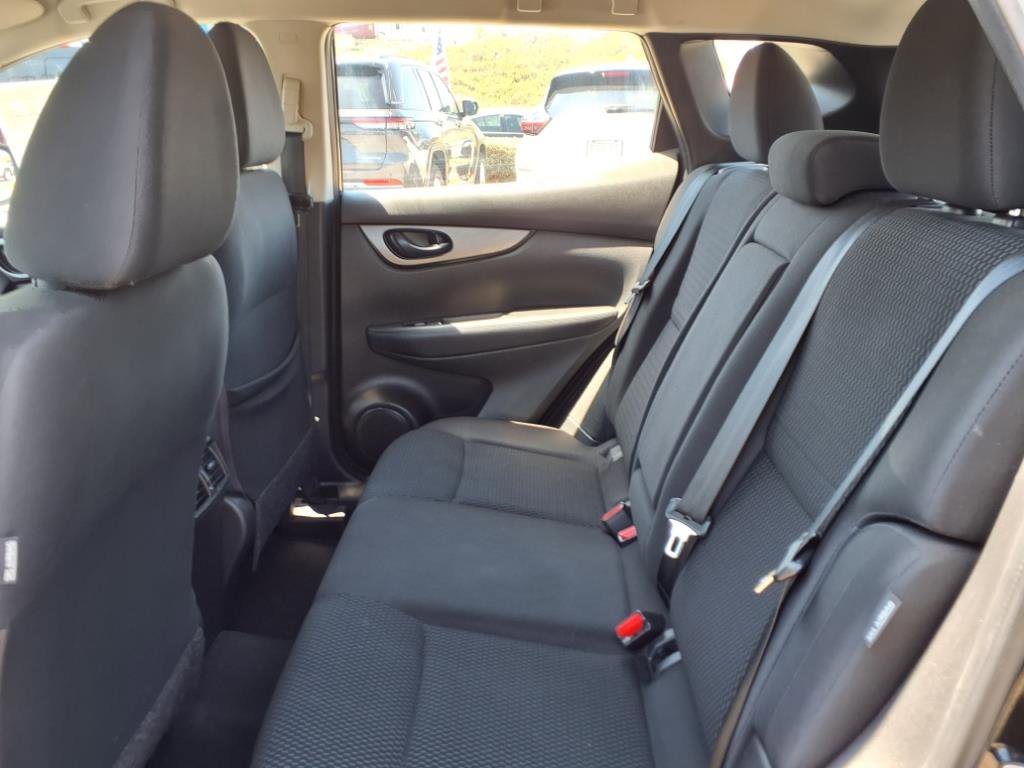 2021 Nissan Rogue Sport S photo 19