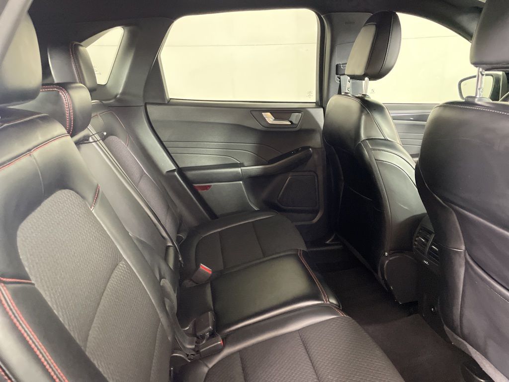 2024 Ford Escape ST-Line photo 17