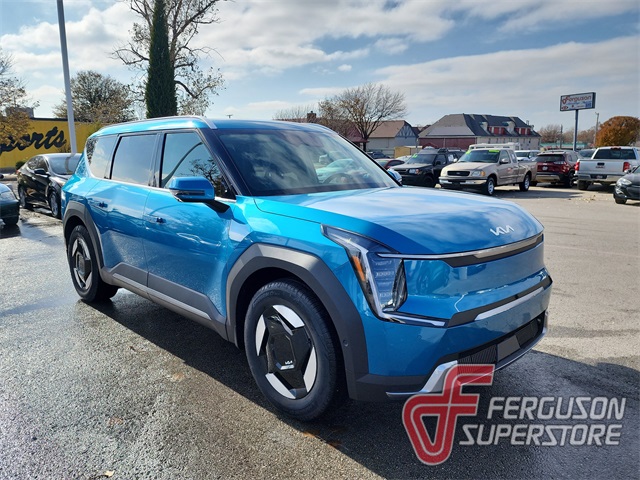 2026 Kia EV9 Wind's photo