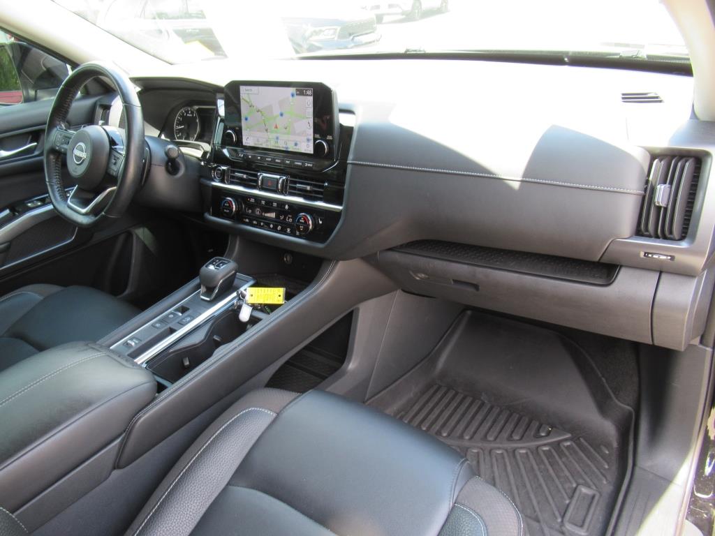 2023 Nissan Pathfinder SL photo 10