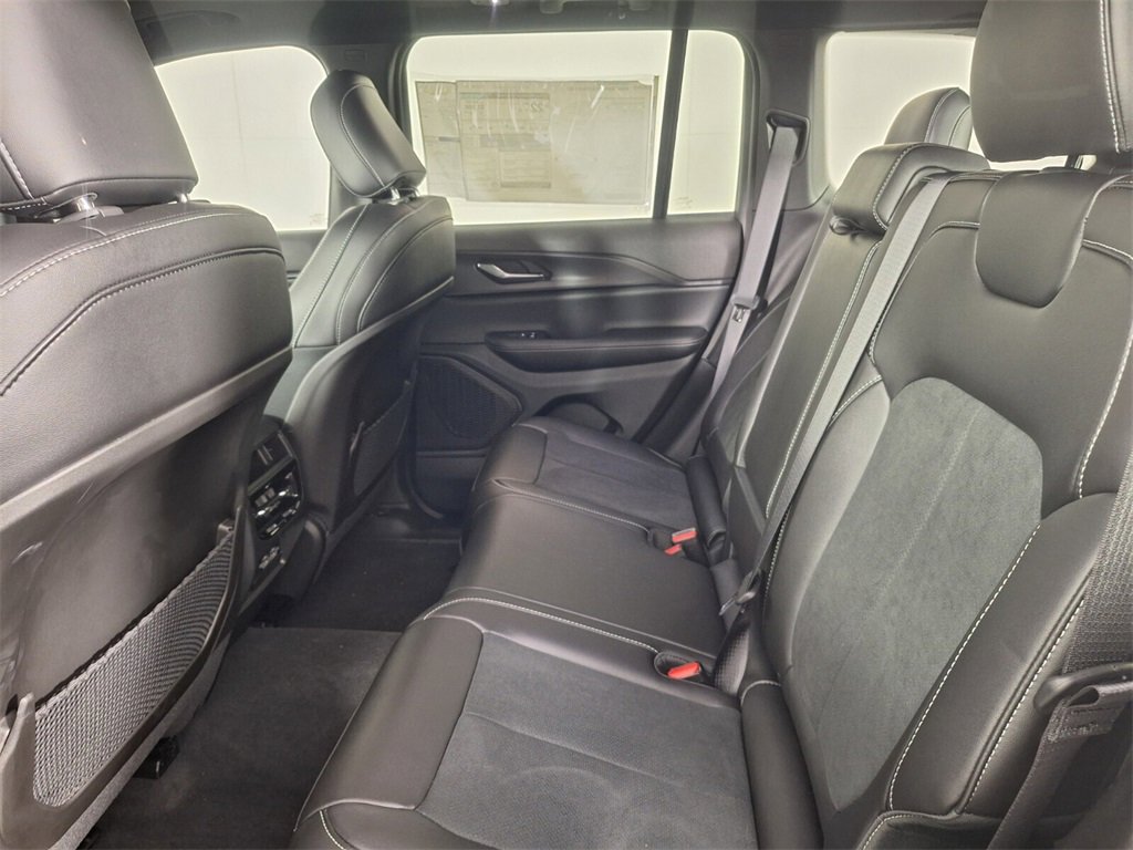 2025 Jeep Grand Cherokee Altitude X photo 10