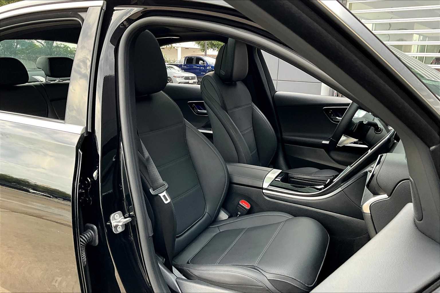 2025 Mercedes Benz C 300 photo 8