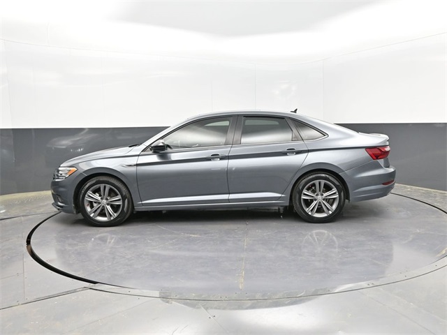 2021 Volkswagen Jetta R-Line photo 2