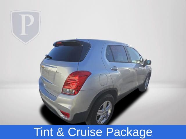 2020 Chevrolet Trax LS photo 3