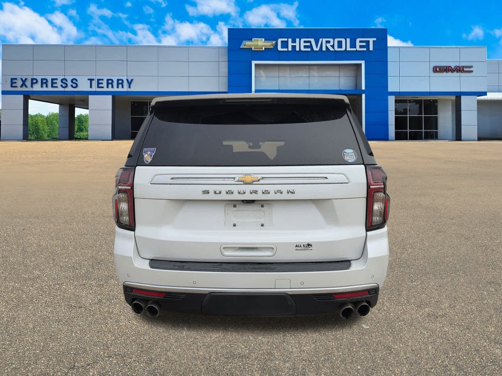 2021 Chevrolet Suburban High Country photo 3