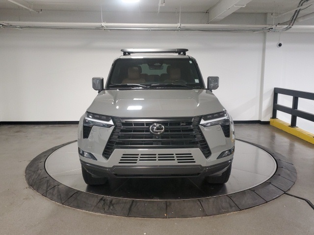 2024 Lexus GX 550 Premium photo 2