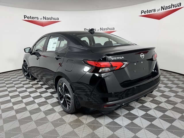 2025 Nissan Versa SR photo 3